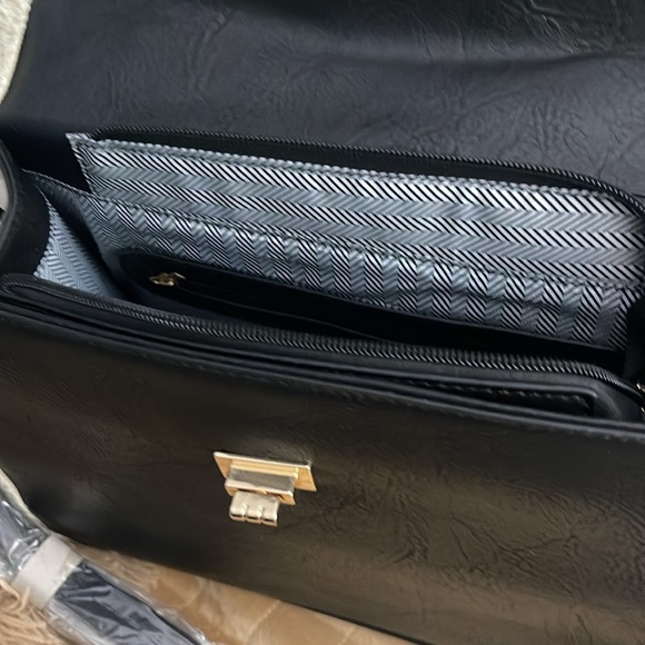 Faux fur vegan leather bag - Picture 3 of 4